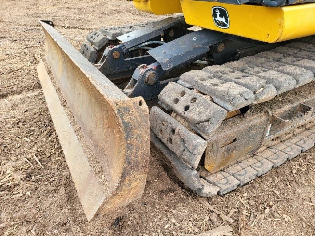 Caterpillar Backhoe Loader | Cabbed Backhoe Rental