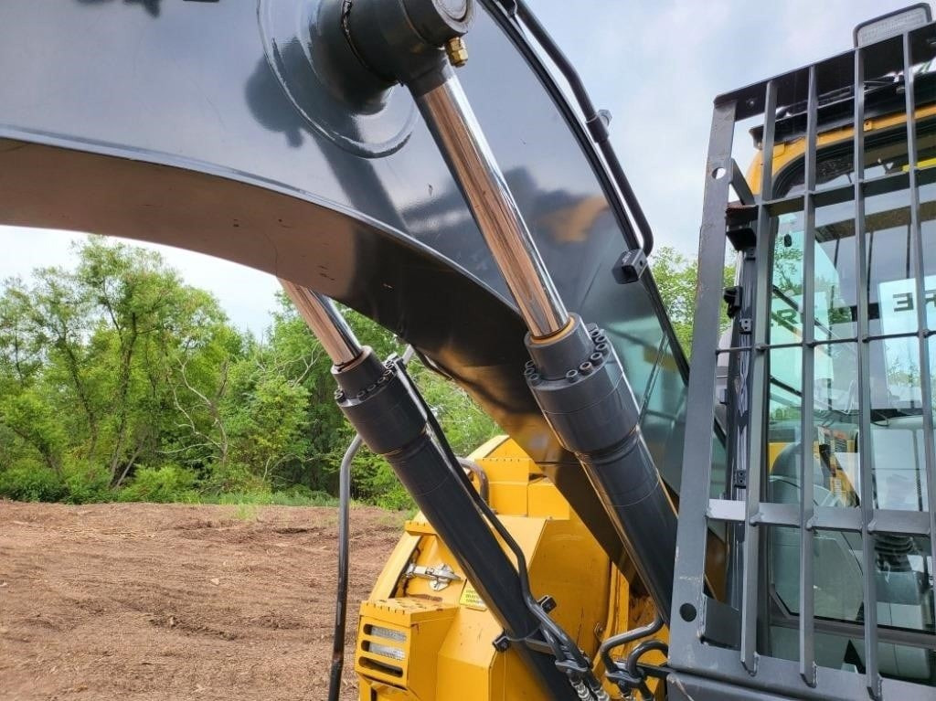 Caterpillar Backhoe Loader | Cabbed Backhoe Rental