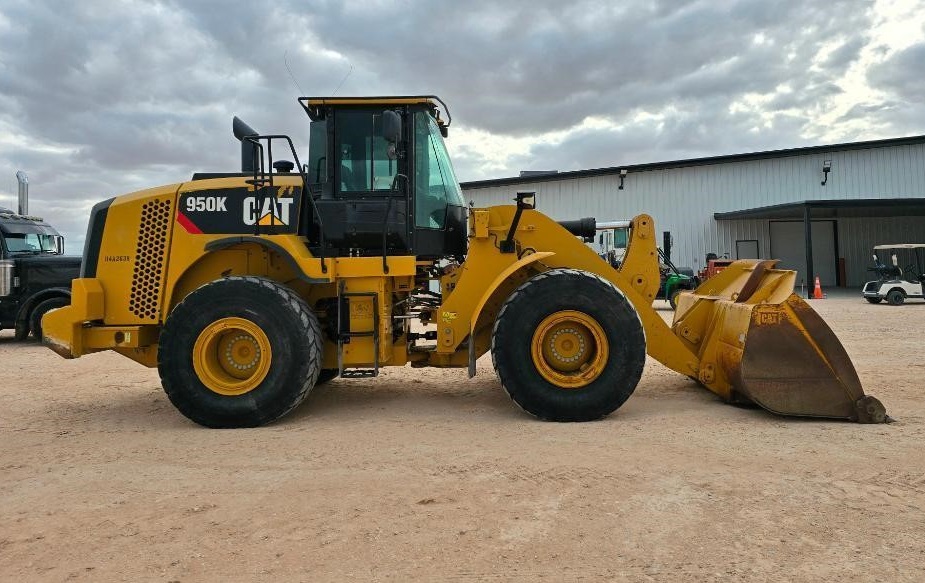 Caterpillar Backhoe Loader | Cabbed Backhoe Rental