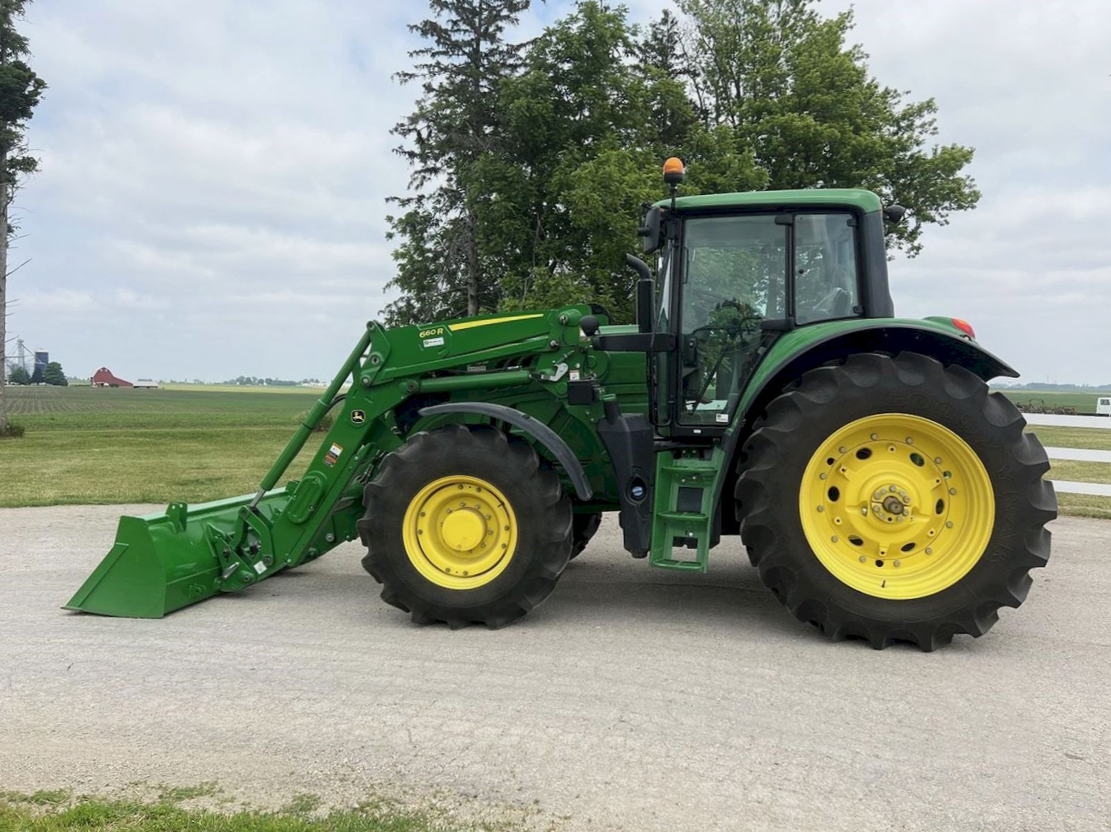 Caterpillar Backhoe Loader | Cabbed Backhoe Rental