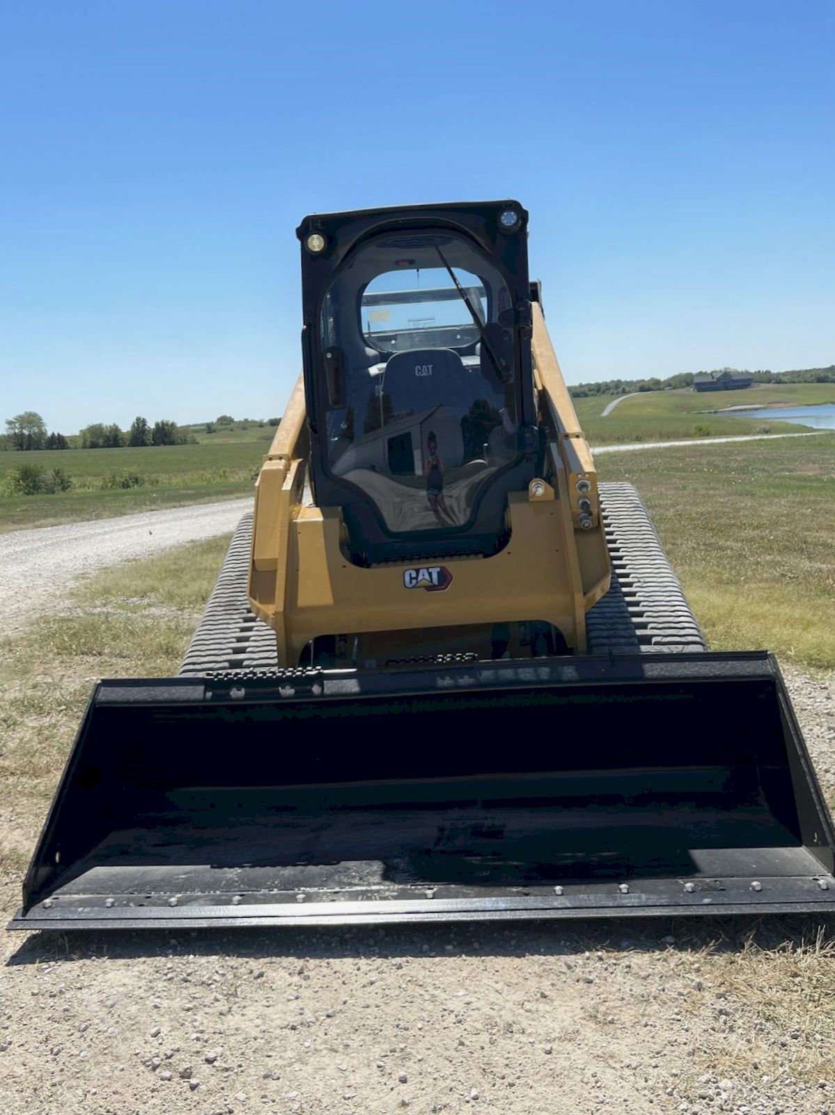 LayMor SweepMaster 400 | Cabbed sweeper