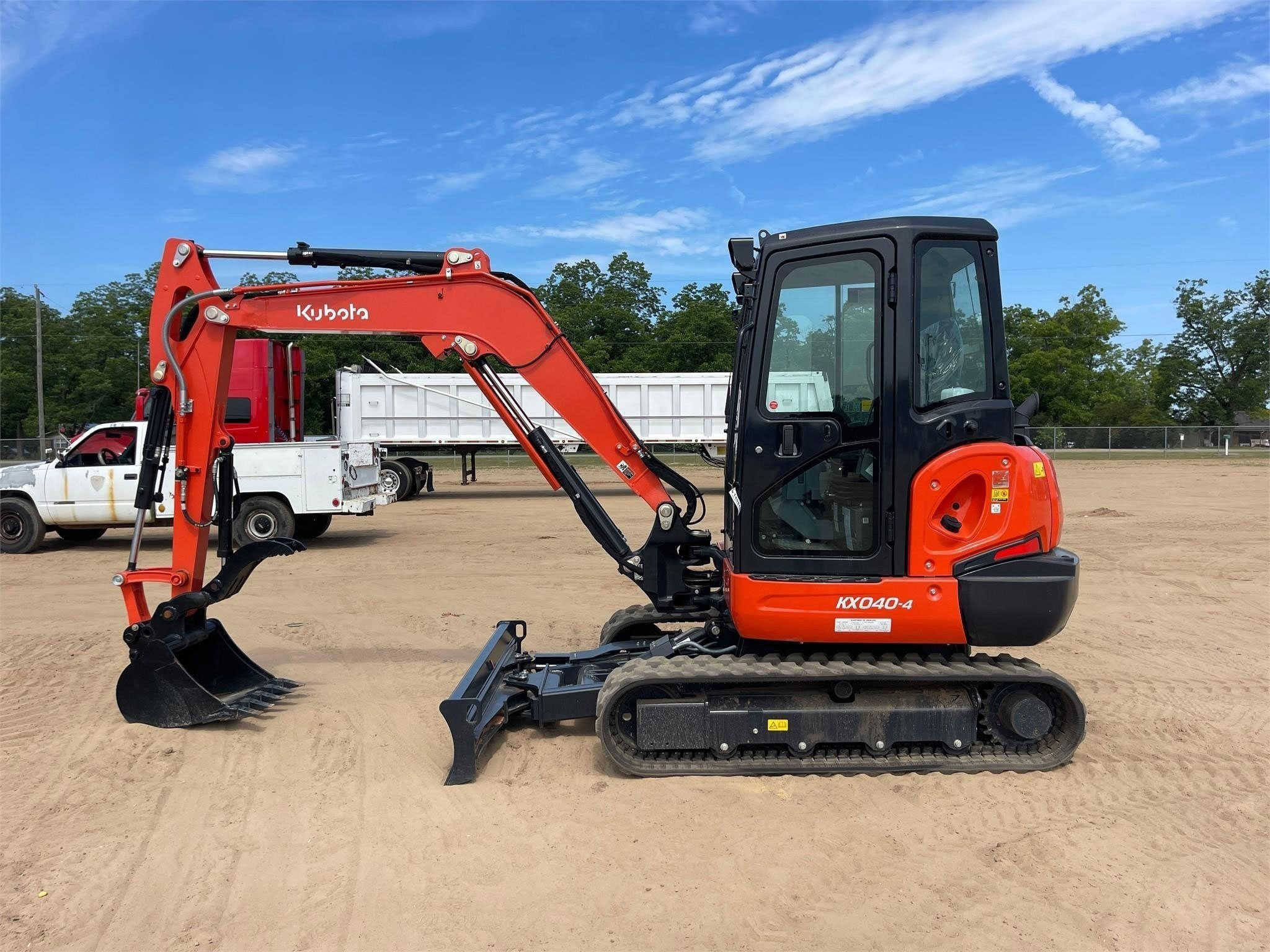 Caterpillar Backhoe Loader | Cabbed Backhoe Rental