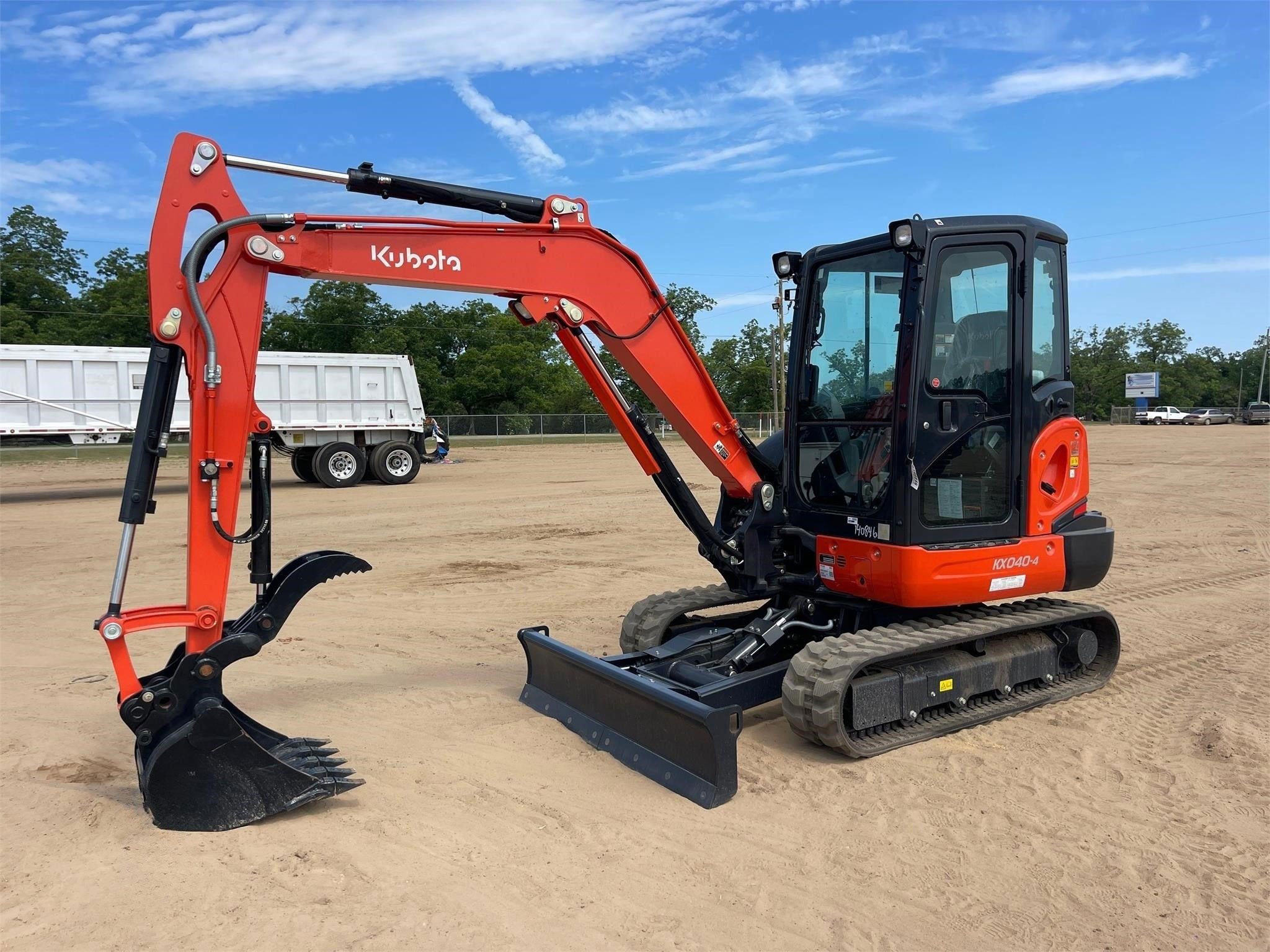 Caterpillar Backhoe Loader | Cabbed Backhoe Rental