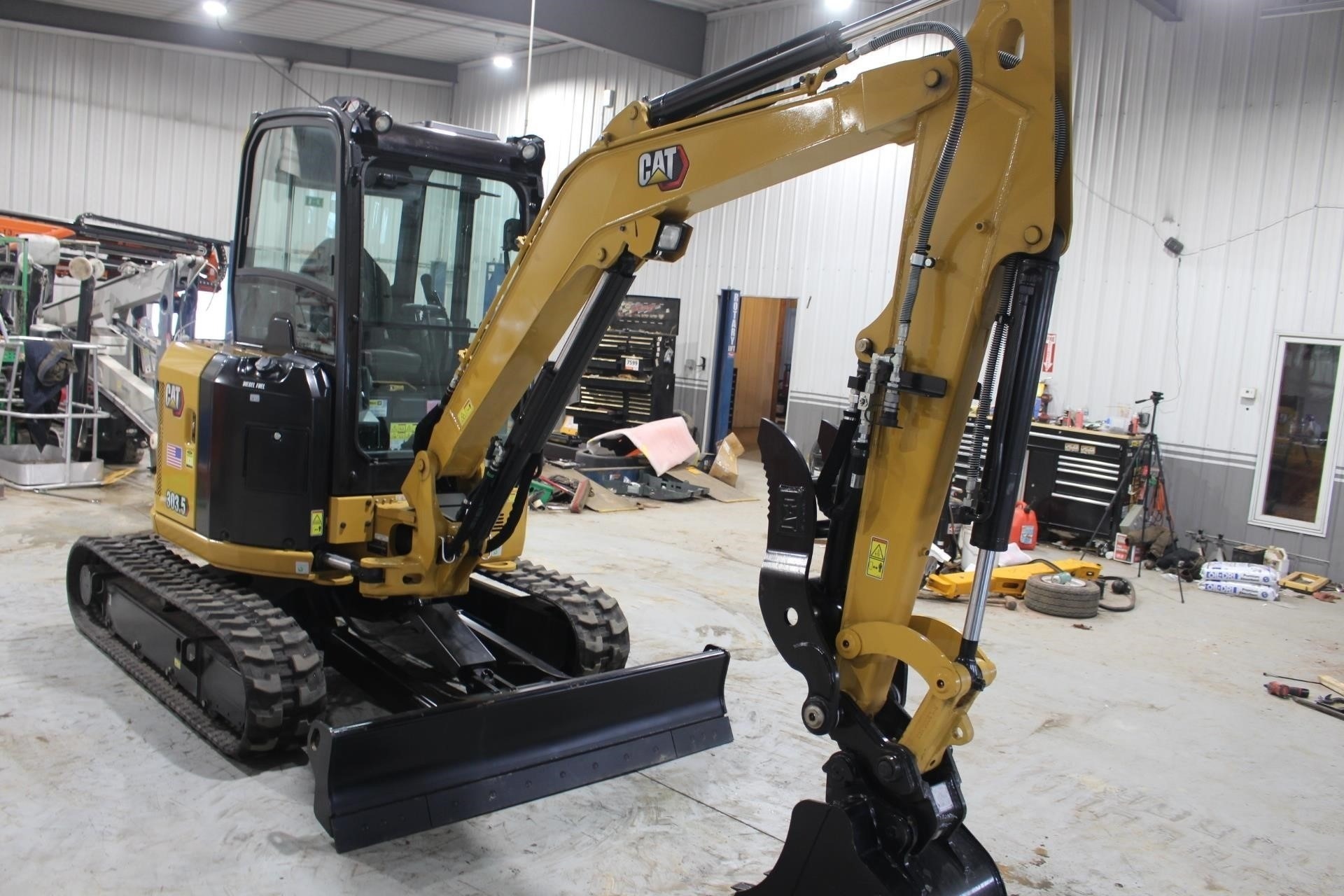 Caterpillar Backhoe Loader | Cabbed Backhoe Rental