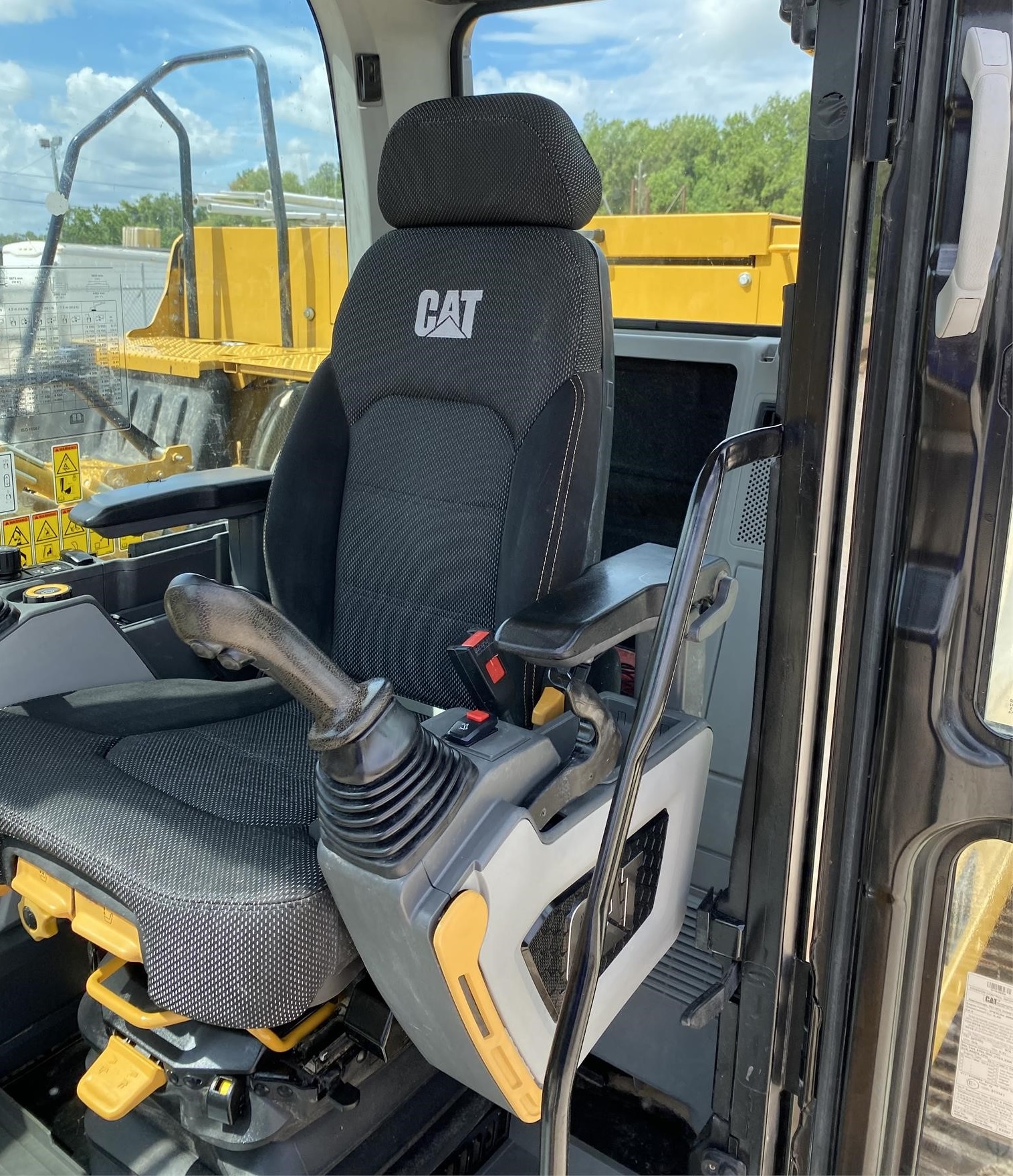 Caterpillar Backhoe Loader | Cabbed Backhoe Rental